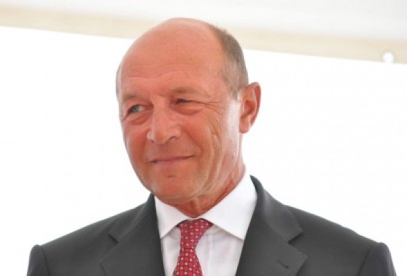 Băsescu: România nu recunoaşte referendumul din Crimeea